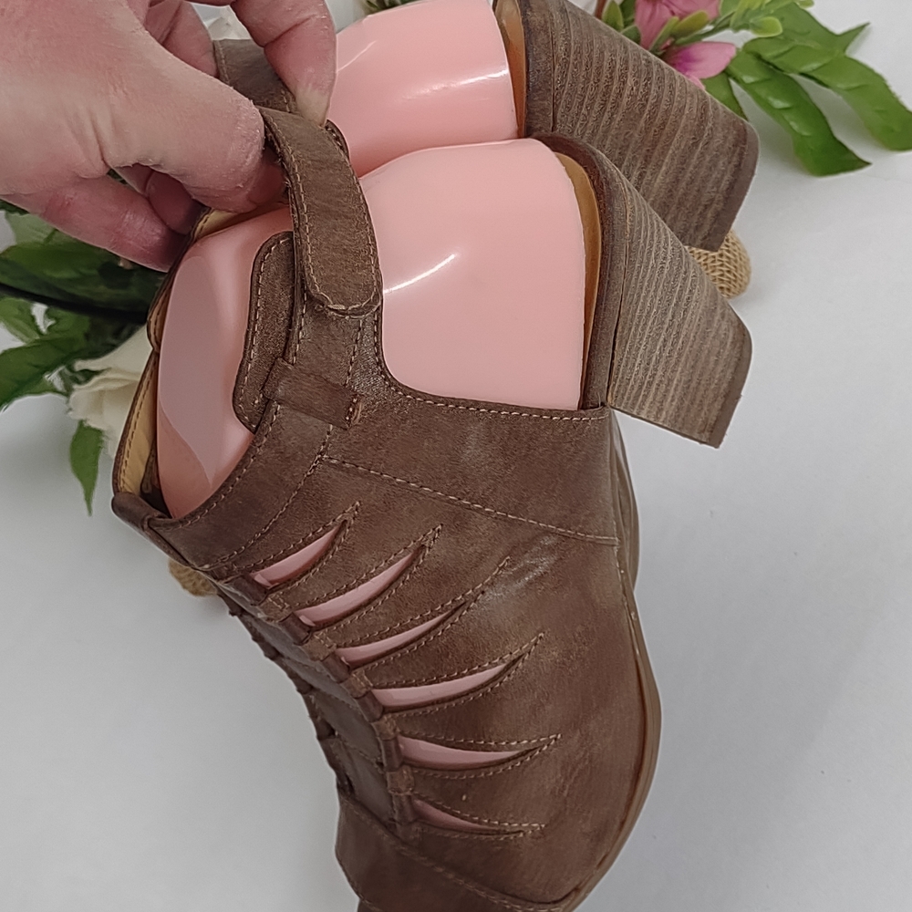 Brown Women's Heeled Sandals - Picture 5 of 10
